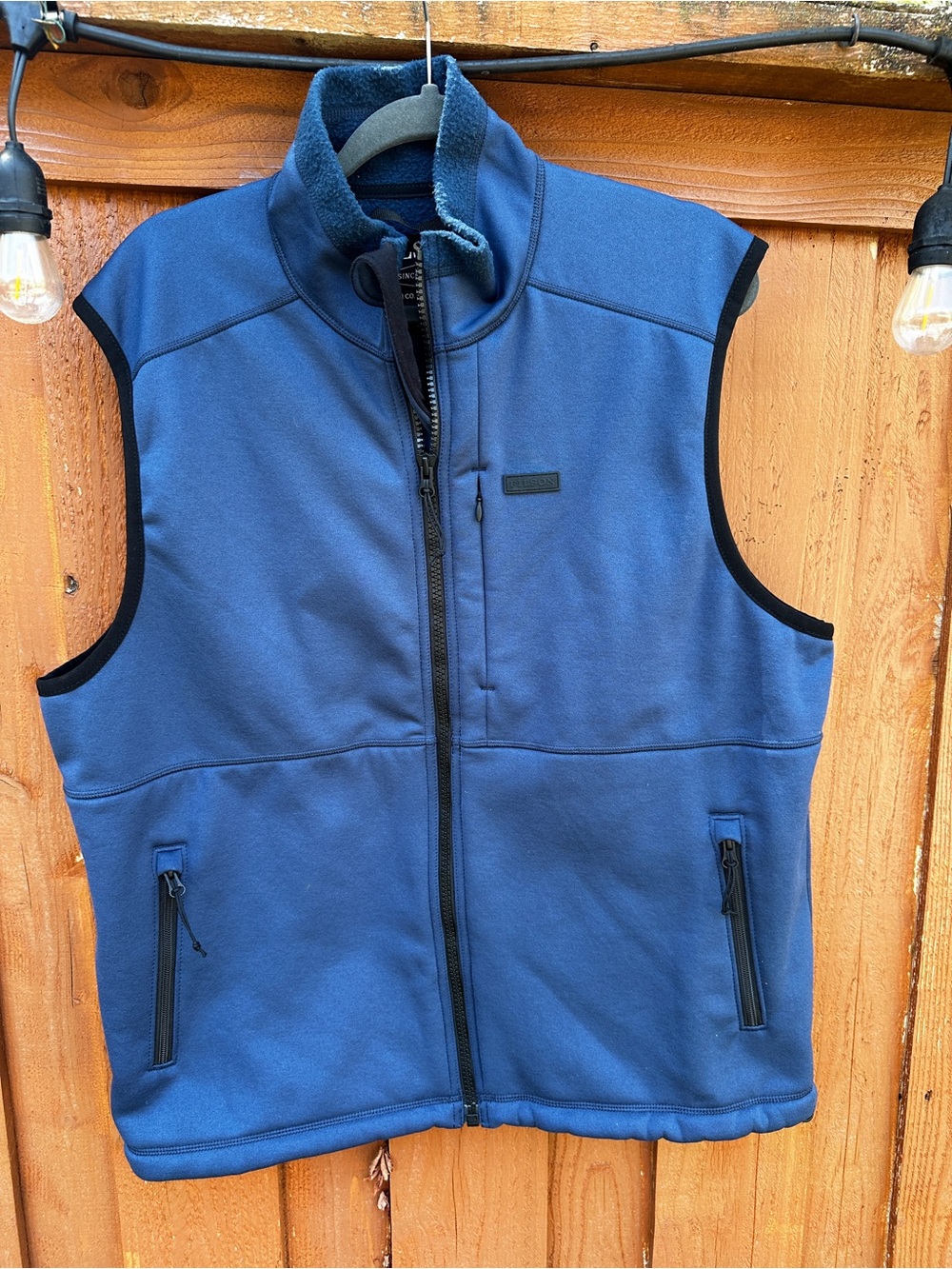 Filson granite spire vest